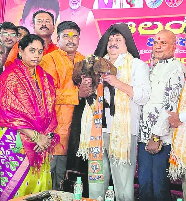 ఓట్లడిగే హక్కు ఆ పార్టీలకు లేదు