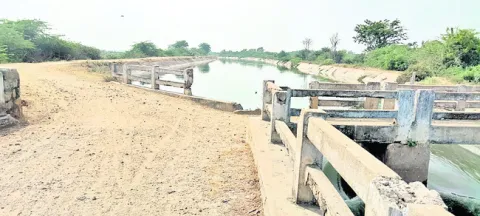 పొంచి ఉన్న ప్రమాదం