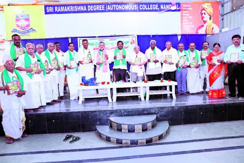 రైతుల అభ్యున్నతికి కృషి చేయాలి