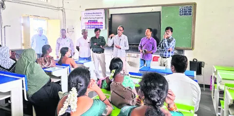 పోలింగ్ ప్రక్రియపై అప్రమత్తంగా ఉండాలి