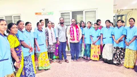 కార్మిక చట్టాలు పకడ్బందీగా అమలు చేయాలి