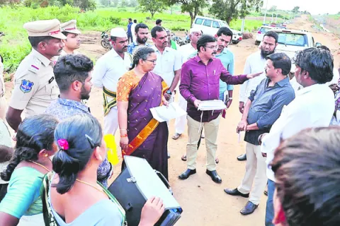 రైల్వేలైన్ పనుల పరిశీలన