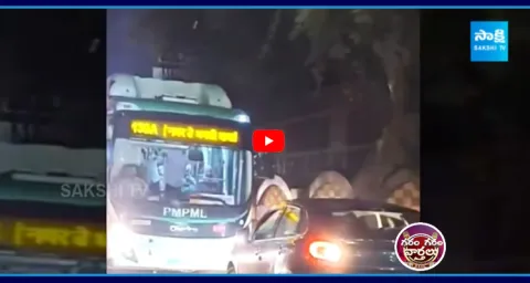 Bus Driver Given Big Shock To Car Driver  5