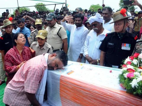 Operation Sindoor : Emotional Farewell to Martyr Murali Naik Photos3