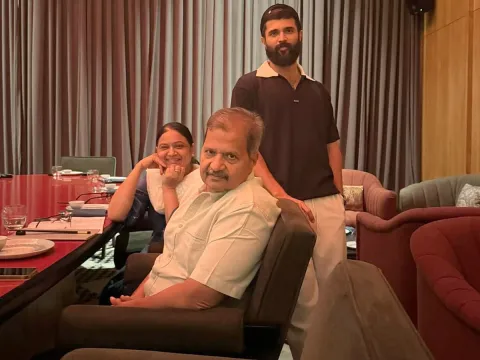 Hero Vijay Deverakonda Dinner With Family, Photos Goes Viral