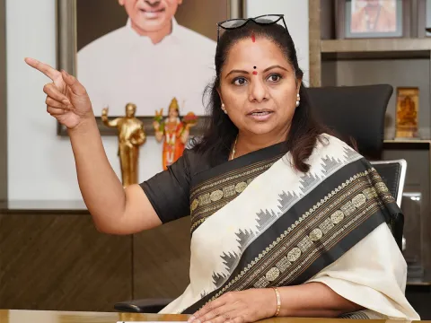 Kalvakuntla Kavitha Sensational Comments On Brother KTR2