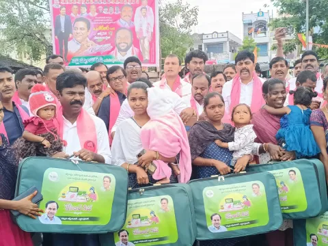 KCR kits Distributed on The occasion of KTR birthday Photos3