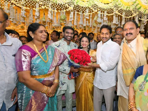 YS Jagan Attend YSRCP Puppala Vasubabu Daughter Marriage In Bhimavaram Photos