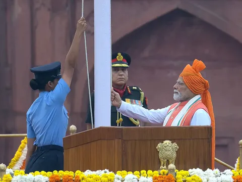 Narendra Modi hoisted the national flag at the Red Fort on the 79th Independence Day