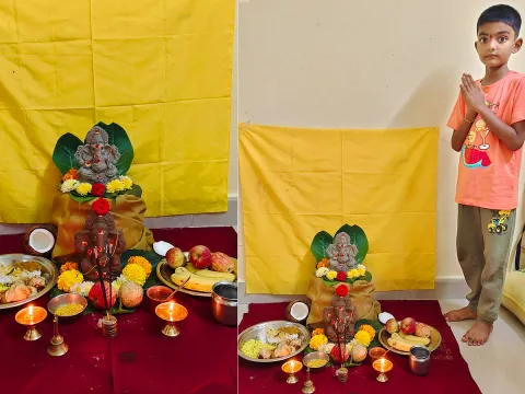 Devotees selfie With Lord Ganesh PHotos