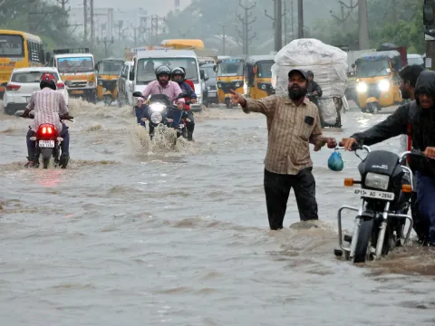 Heavy Rains Lash Hyderabad Photos