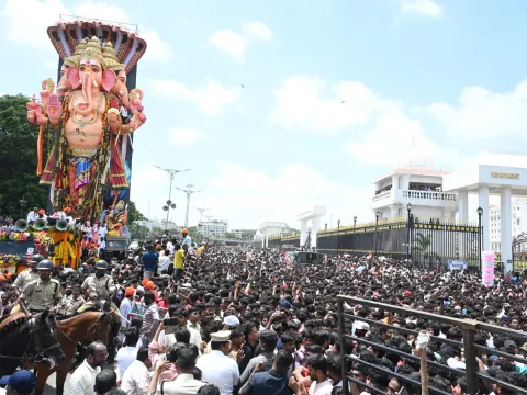 Heavy Rush Khairatabad Ganesh Shobha Yatra 2025 Photos