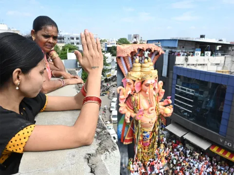 Khairatabad Ganesh 2025 Shobha Yatra Photos