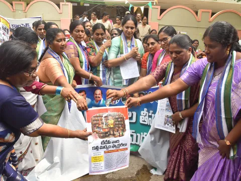 Women Slams Pawan Kalyan and Chandrabab Spurious Liquor Racket