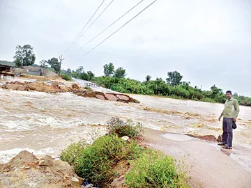 పలు జిల్లాల్లో కంట్రోల్ రూమ్లు ఏర్పాటు