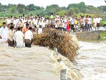 గుంటూరు జిల్లా వేమవరంలో పొంగుతున్న రాళ్లబండి వాగు