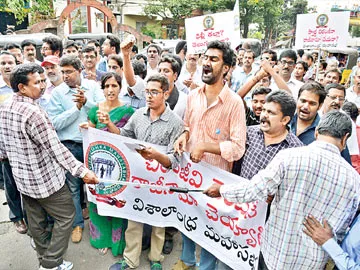 ప్రజాప్రతినిధులకు సమైక్య సెగ