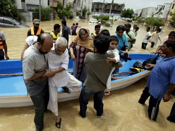 పాక్, ఆఫ్ఘన్ వరదల్లో 120మంది మృతి