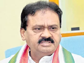 ‘అవార్డులపై శ్రద్ధ...సమస్యలపై లేదు’