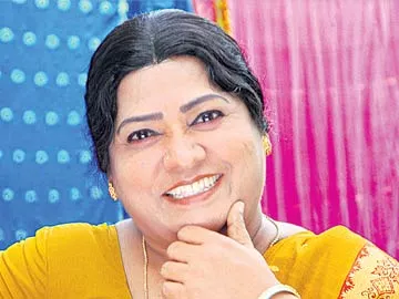 అన్ని యాసలూ ఆమెకు సునాయాసమే! - Sakshi