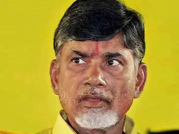 బెజవాడ సాక్షిగా రైతులను బాబు బెదిరించారు - Sakshi