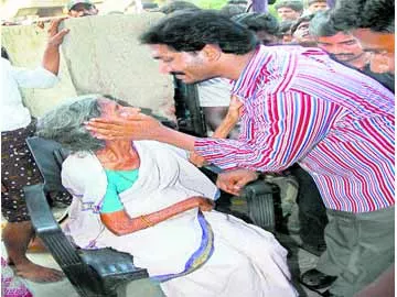 త్వరలో కష్టాలన్నీ తీరతాయి - Sakshi