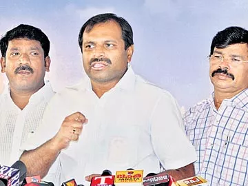 పరిటాల హత్యపై విచారణకు సిద్ధమా?