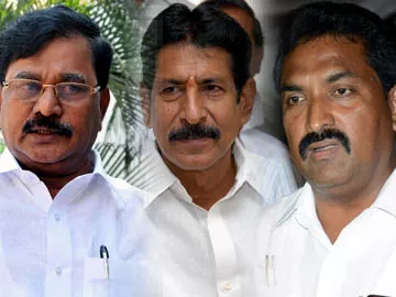 కాంగ్రెస్కు ముగ్గురు ఎమ్మెల్యేల రాజీనామా! - Sakshi