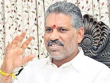 'కీలుబొమ్మలా మారిన చంద్రబాబు' - Sakshi