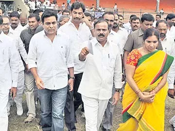 కాంగ్రెస్ నేతలను నిలదీయండి - Sakshi