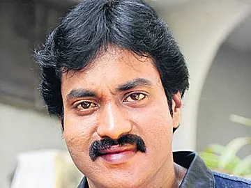 విలన్ పాత్ర చేస్తానంటున్న సునీల్!! - Sakshi