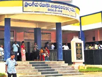 కాసులిస్తే... యమపురికి లెసైన్స్! - Sakshi