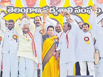 నేతన్నల సంక్షేమానికి రూ. 2,500  కోట్లు