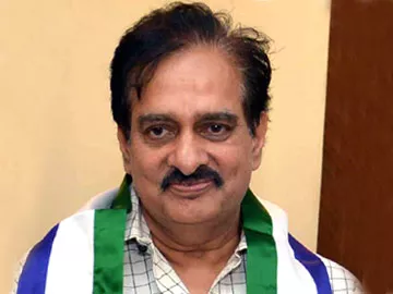 దినేష్ రెడ్డితో పోలీసుల దురుసు ప్రవర్తన