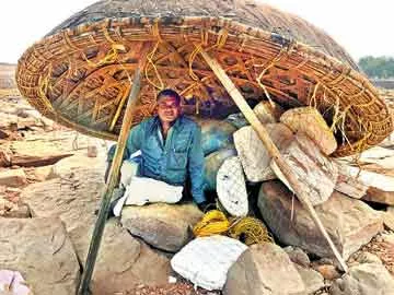 షికారుకు గడ్డుకాలం - Sakshi