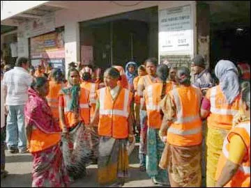 అర్ధరాత్రి నుంచి జీహెచ్‌ఎంసీ కార్మికుల సమ్మె