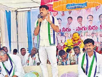 బాబు మోసపూరిత పాలనపై ఉద్యమం - Sakshi