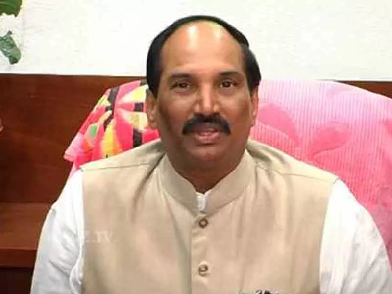  Uttam Kumar reddy slams Trs govt - Sakshi