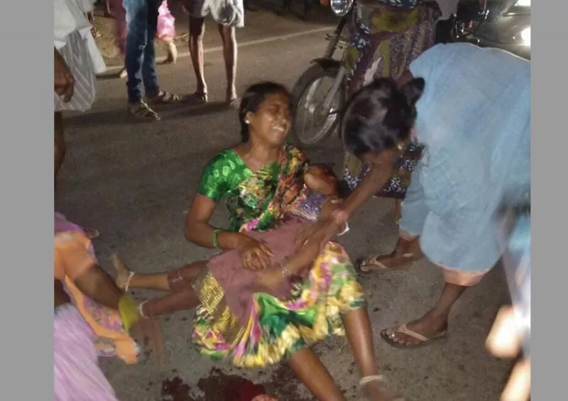 small kid died in bus accident - Sakshi