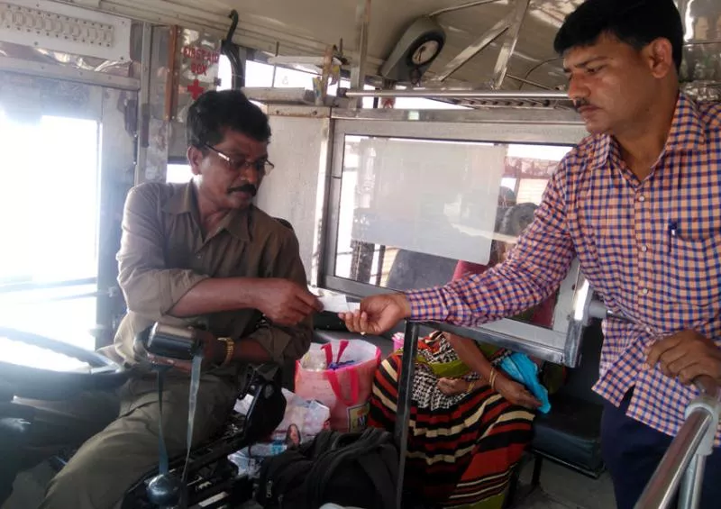 oneman show in RTC driver cum conducter in bus - Sakshi