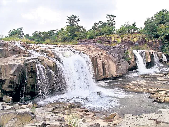 Facilities in waterfalls in telangana