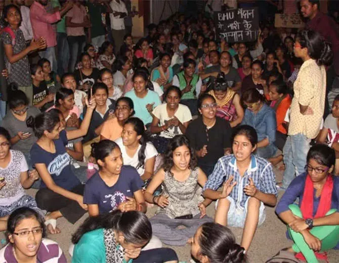 no dress restrictions for girl students in bhu