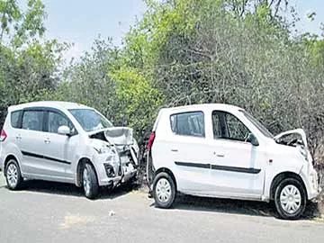 ఎమ్మెల్యే కాన్వాయ్‌లో వాహనాల ఢీ