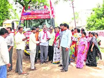 టీఆర్‌ఎస్ ప్రభుత్వంపై యుద్ధమే...