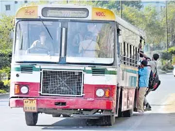 ప్రయాణికుల ‘రూట్’లో...