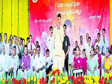 నీటి కష్టాలు తీరుస్తా - Sakshi