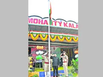 అంతర్జాతీయ స్థాయికి విశాఖ - Sakshi