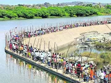 అందాల కోవెల..  ఏడుపాయల - Sakshi