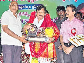 నేటి సినిమాకు కథతో పనిలేదు: దాసరి