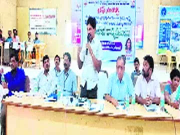 ప్రభుత్వ పథకాలను సద్వినియోగం చేసుకోవాలి